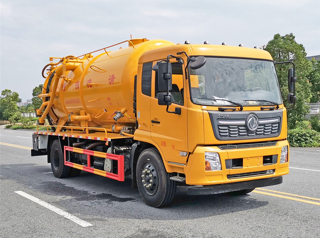 東風天錦15方清洗吸污車（一體罐外觀）